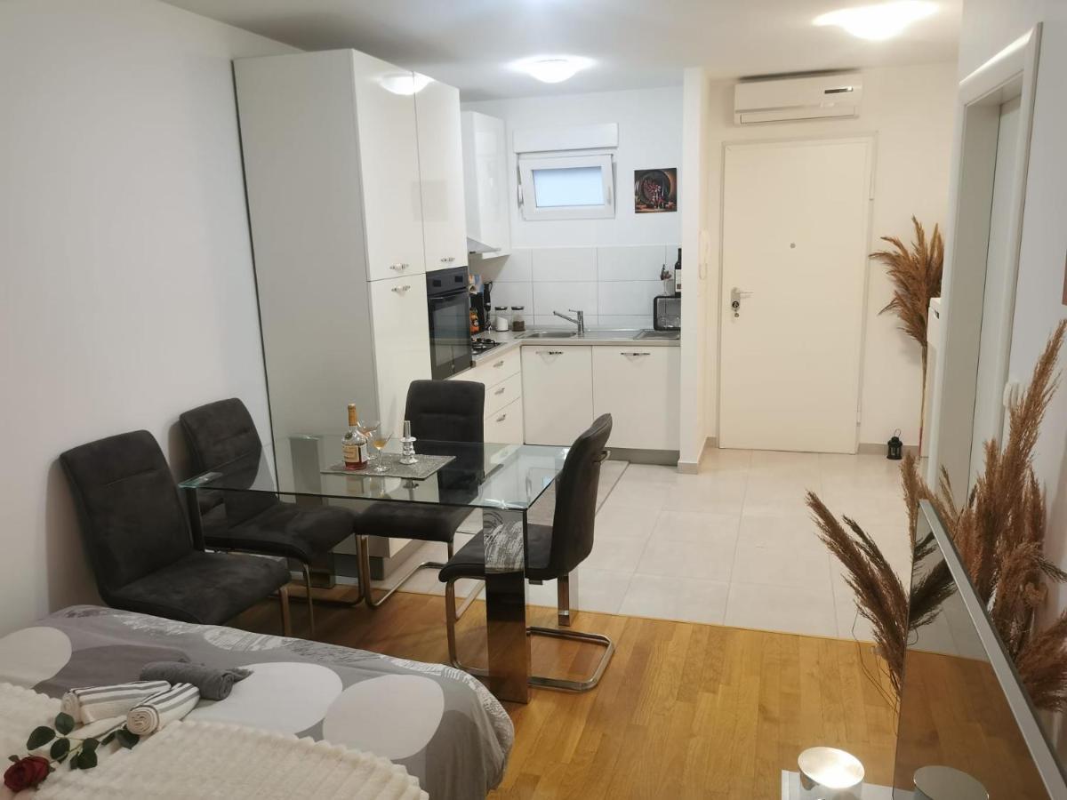 Leon Apartamento Split Exterior foto